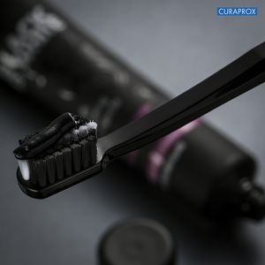 Kit Curaprox Black Is White Escova Dental Ultra Macia 5460 1 Unidade + Creme Dental 8ml