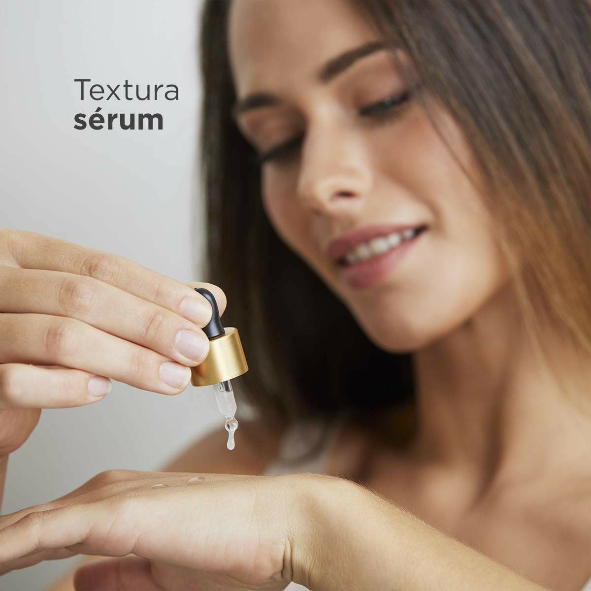 Encontraproduto.com.br - Sérum Facial Isdinceutics Flavo-C Forte 5,3ml - 3 unidades