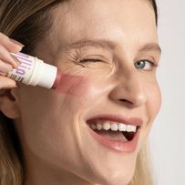 Bastão 3 em 1 Blush Batom e Sombra Ollie FPS95 Rosa Malva 4,5g