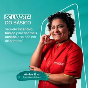 Esmalte Risque Cremoso ManiCores Se Liberta do Básico Verde Escuro 8ml