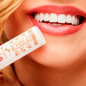 Hidratante Labial Regenerador L'Occitane Acerola 4g